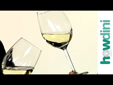 ¿Se supone que debes agitar el vino blanco?