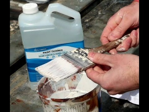 ¿Cómo se limpian los pinceles con alcohol desnaturalizado?