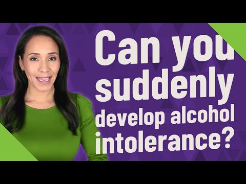 ¿Qué causa la intolerancia al alcohol de inicio repentino?