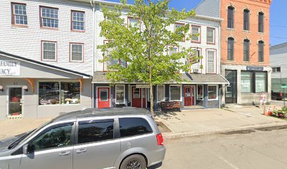 Lloyd & Lynn's Liquor & Wine - Licorería en Nunda