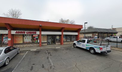 Aggie Liquor - Licorería en Davis