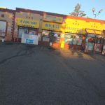 Holiday House Liquors - Licorería en Newport