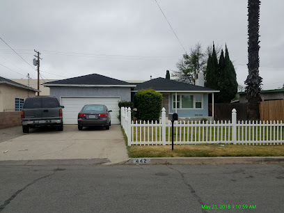 Chuck's Liquors - Licorería en Rialto