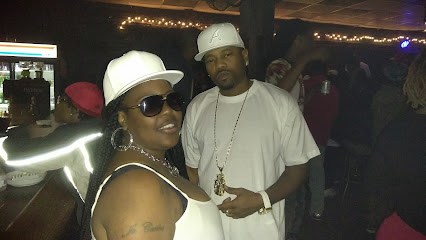 Adams Enterprises - Licorería en Albany Adams Enterprises - Licorería en Albany