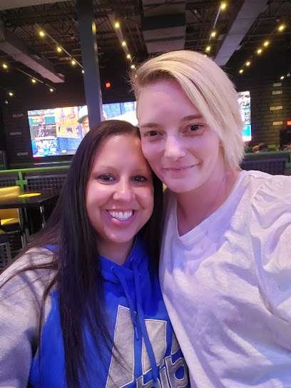 Fine Wine & Good Spirits - Licorería en Ashland