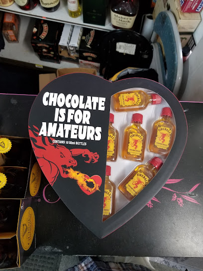 Bruce's 19th Hole Wine & Liquor - Licorería en Cromwell Bruce's 19th Hole Wine & Liquor - Licorería en Cromwell