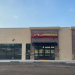 A to Z Wine & Spirits - Licorería en Mayfield